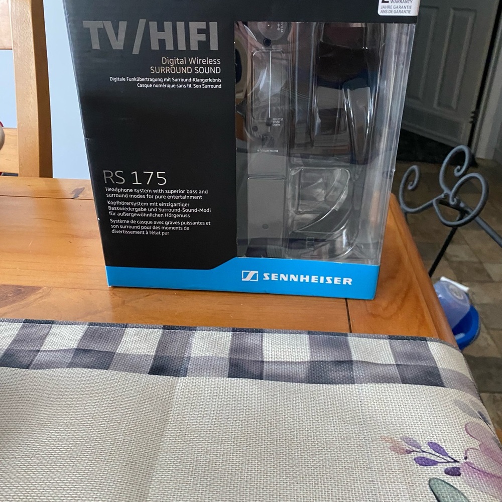 SENNHEISER brand
TV / HIFI
Digital Wireless 
Surround Sound Headphones
RS175